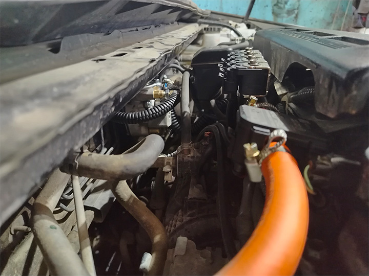 Подключение к бензиновым форсункам при установке ГБО на двигателе Toyota Camry Подключение к бензиновым форсункам при установке ГБО на двигателе Toyota Camry